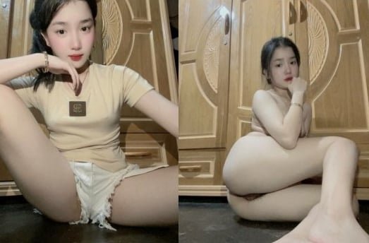 Cô sinh viên ngại ngùng khoe vùng kín